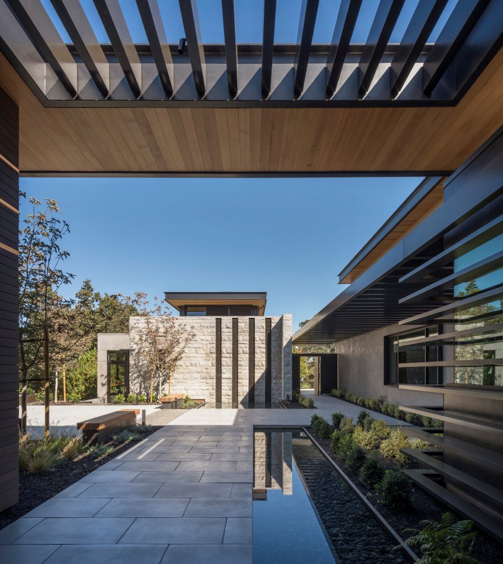 Portola-Valley-House-in-California-has-An-Intimate-Space-by-SB-Architects-7