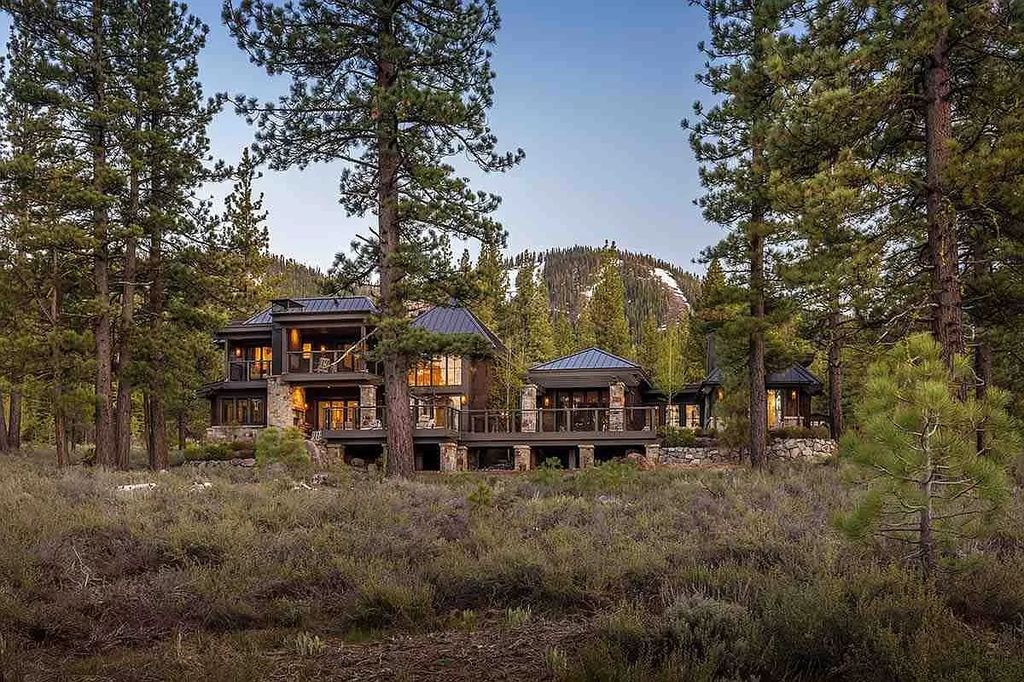 Stunning-Contemporary-Home-with-Double-Facing-Fireplace-in-California-9