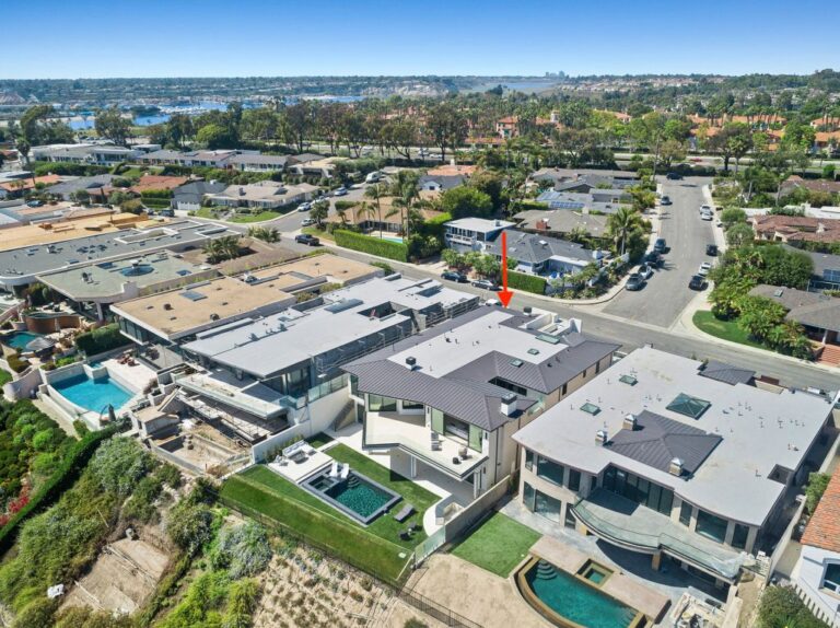 This $19,100,000 California House is A Remarkable Residence of Luxury