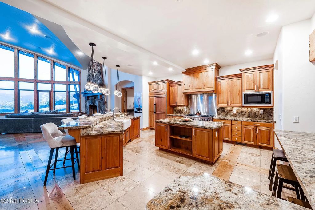 The Utah Home is a fabulous property overlooking Park City enjoys giant panoramic ski run views now available for sale. This home located at 370 Mountain Top Rd, Park City, Utah; offering 4 bedrooms and 5 bathrooms with over 7,000 square feet of living spaces.