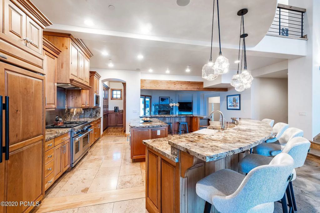 The Utah Home is a fabulous property overlooking Park City enjoys giant panoramic ski run views now available for sale. This home located at 370 Mountain Top Rd, Park City, Utah; offering 4 bedrooms and 5 bathrooms with over 7,000 square feet of living spaces.