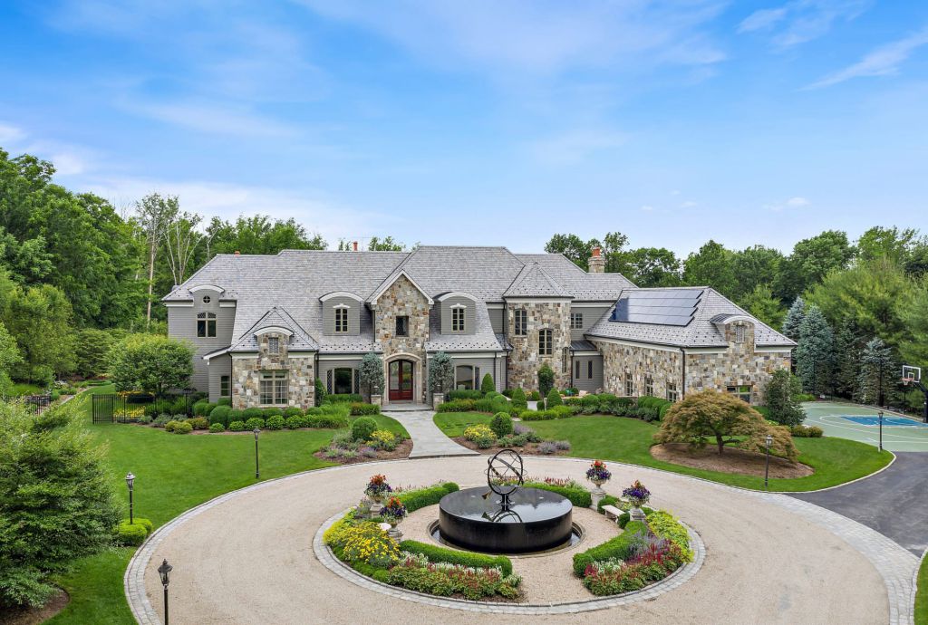 The New York Home is a luxurious property with extraordinary architectural details and exquisite formal gardens with fountains now available for sale. This home located at 55 Penwood Rd, Bedford Corners, New York; offering 6 bedrooms and 11 bathrooms with over 10,000 square feet of living spaces.