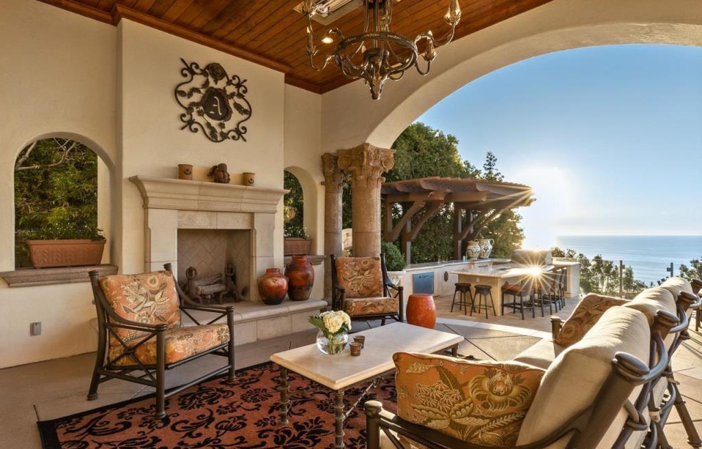 This-Exceptional-La-Jolla-Mansion-First-Time-to-Market-for-22995000-17