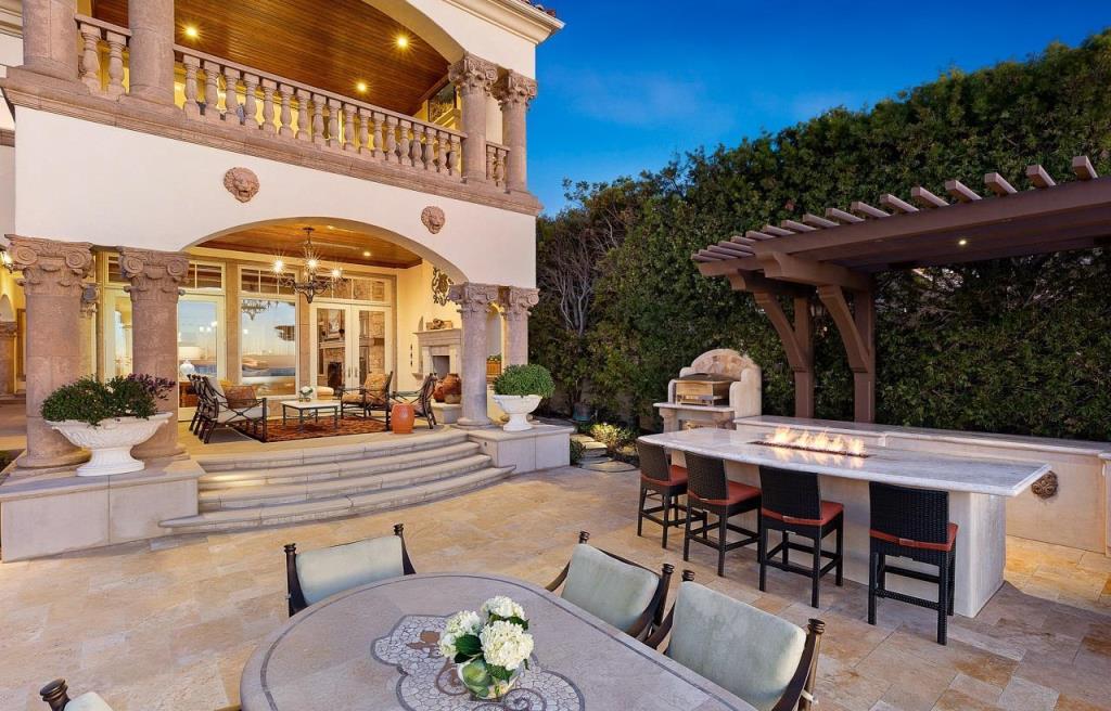 The La Jolla Mansion is a masterfully designed, meticulously constructed estate with front row views of the Pacific Ocean now available for sale. This home located at 9860 La Jolla Farms Rd, La Jolla, California; offering 7 bedrooms and 7 bathrooms with over 11,400 square feet of living spaces