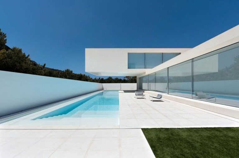 Unimaginable Sand House in Spain by Fran Silvestre Arquitectos