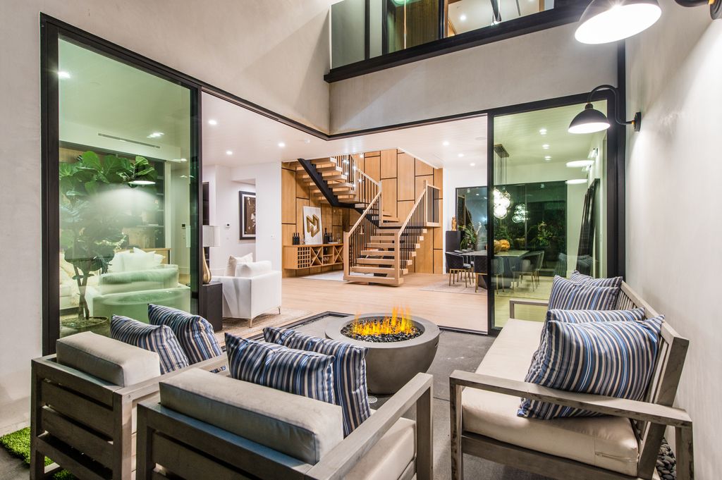An-Elegant-Gated-Modern-Farmhouse-in-Studio-City-Listed-for-3495000-12