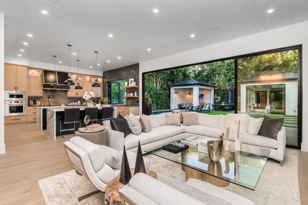 The Modern Farmhouse is a truly marvelous home in a coveted enclave of Studio City with manicured landscaping now available for sale. This home located at 12731 Bloomfield St, Studio City, California; offering 5 bedrooms and 7 bathrooms with over 4,200 square feet of living spaces.