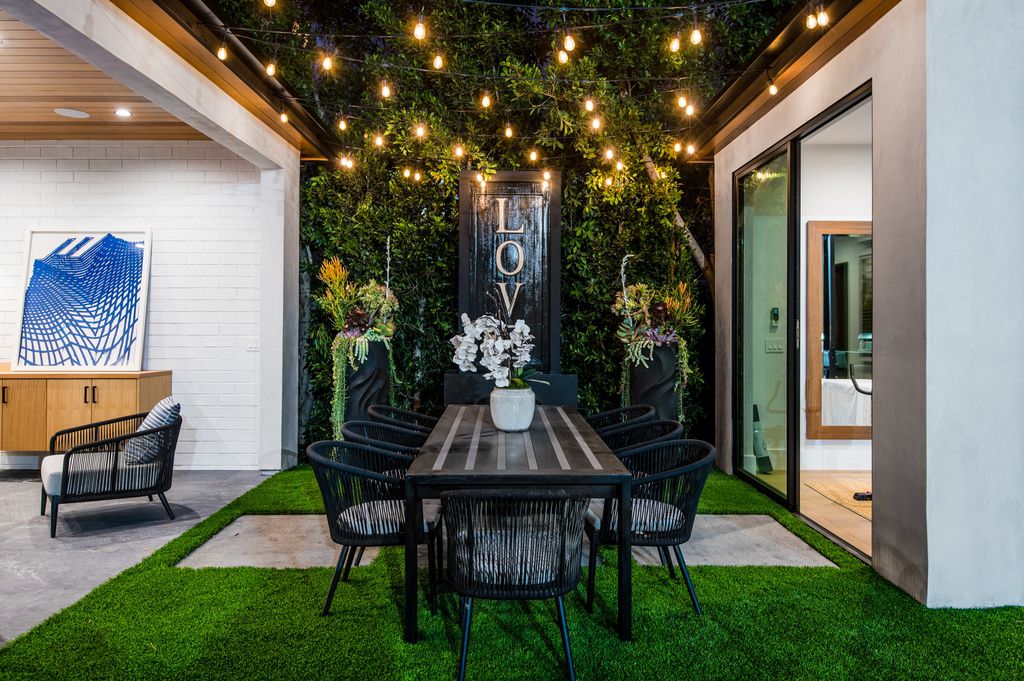 The Modern Farmhouse is a truly marvelous home in a coveted enclave of Studio City with manicured landscaping now available for sale. This home located at 12731 Bloomfield St, Studio City, California; offering 5 bedrooms and 7 bathrooms with over 4,200 square feet of living spaces.