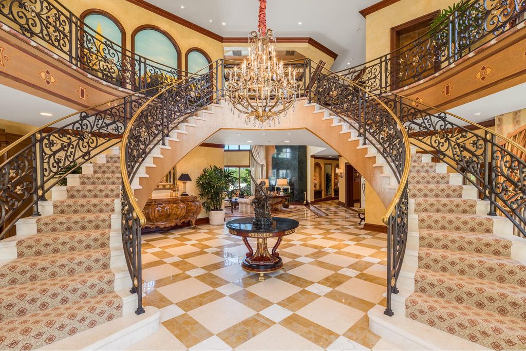 An-Extraordinary-Three-storeys-Villa-in-Boca-Raton-Florida-8