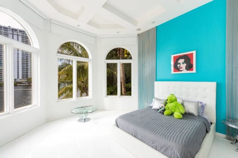 An Impeccably Golden Beach Waterfront Home for Sale at 15,900,000