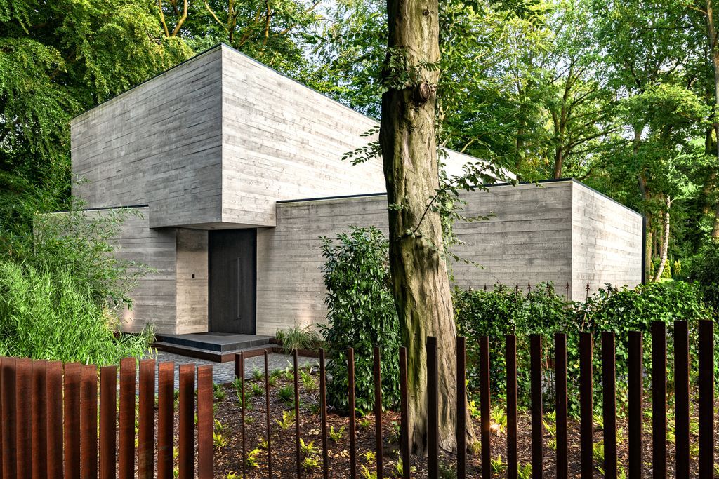 Villa NEO House in Germany was designed by Querkopf Architekten with the concept for an incomparable sense of living in the midst of nature. This house offers a high degree of privacy and protection. 