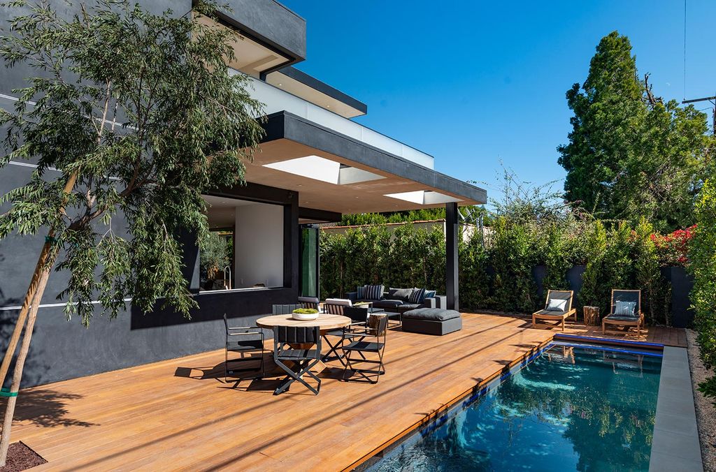 Impressive-From-Every-Angle-inside-5488000-New-Construction-Home-in-Hollywood-West-12