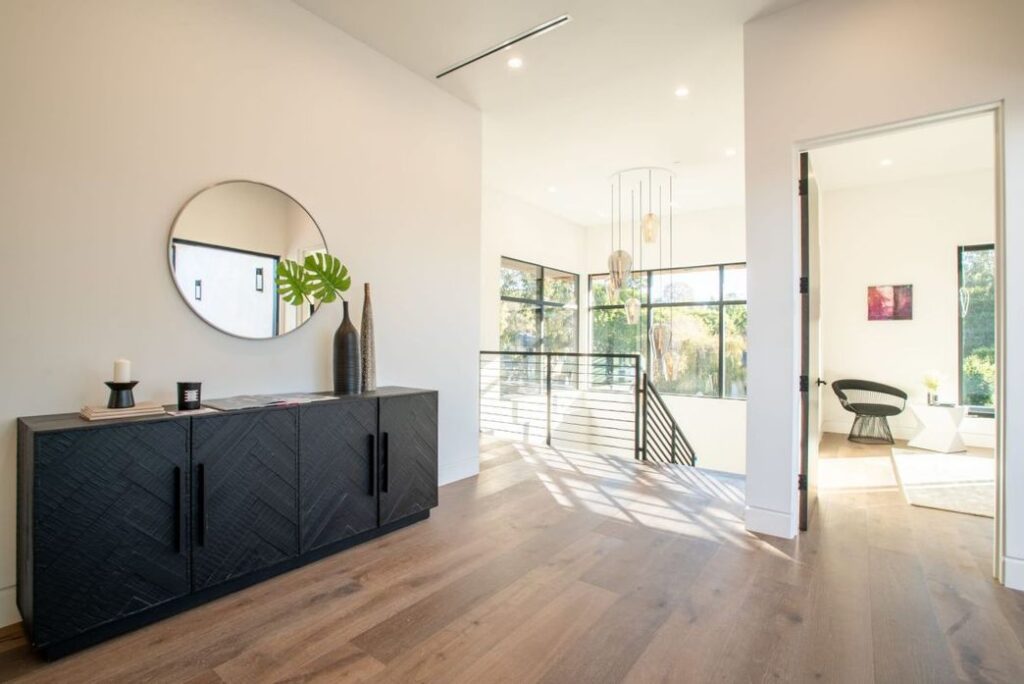 Incredible Brand New House in Los Angeles with Smart Lutron system