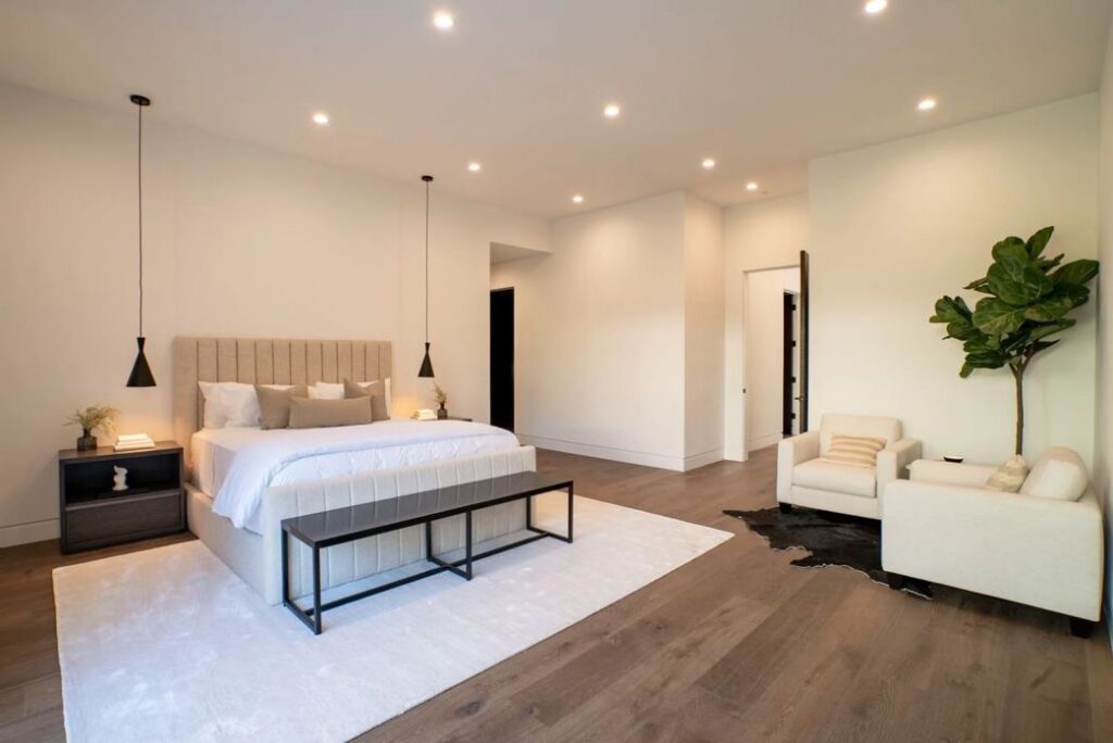 Incredible Brand New House in Los Angeles with Smart Lutron system