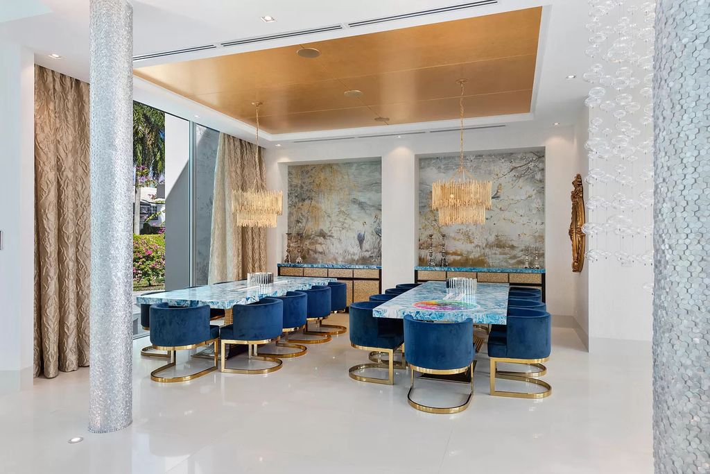 The Boca Raton Home is a South African inspiration and dramatic contemporary design now available for sale. This home located at 7170 Ayrshire Ln, Boca Raton, Florida; offering 4 bedrooms and 7 bathrooms with over 7,500 square feet of living spaces.