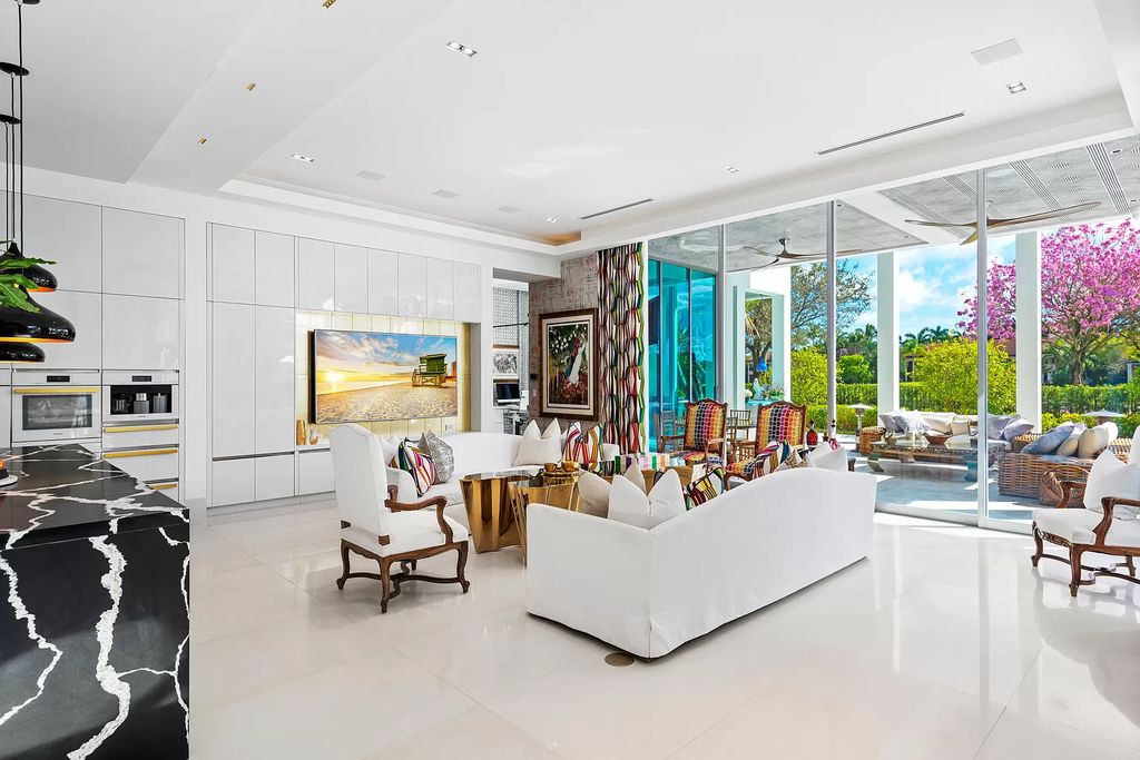 The Boca Raton Home is a South African inspiration and dramatic contemporary design now available for sale. This home located at 7170 Ayrshire Ln, Boca Raton, Florida; offering 4 bedrooms and 7 bathrooms with over 7,500 square feet of living spaces.