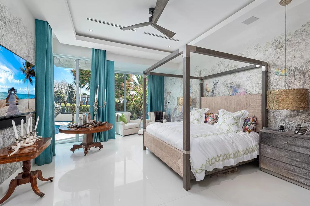 Inside-A-12950000-New-Boca-Raton-Home-with-Dramatic-Contemporary-Design-33