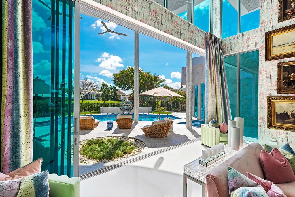 The Boca Raton Home is a South African inspiration and dramatic contemporary design now available for sale. This home located at 7170 Ayrshire Ln, Boca Raton, Florida; offering 4 bedrooms and 7 bathrooms with over 7,500 square feet of living spaces.