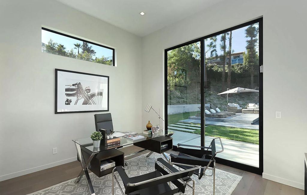 Inside-A-6490000-Luxurious-Contemporary-House-in-Prestigious-Bel-Air-13