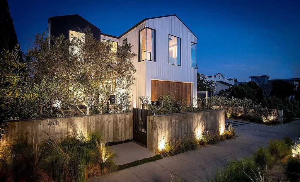 Meticulously-Crafted-Home-in-West-Hollywood-awaiting-new-Owner-at-Price-3985000-1