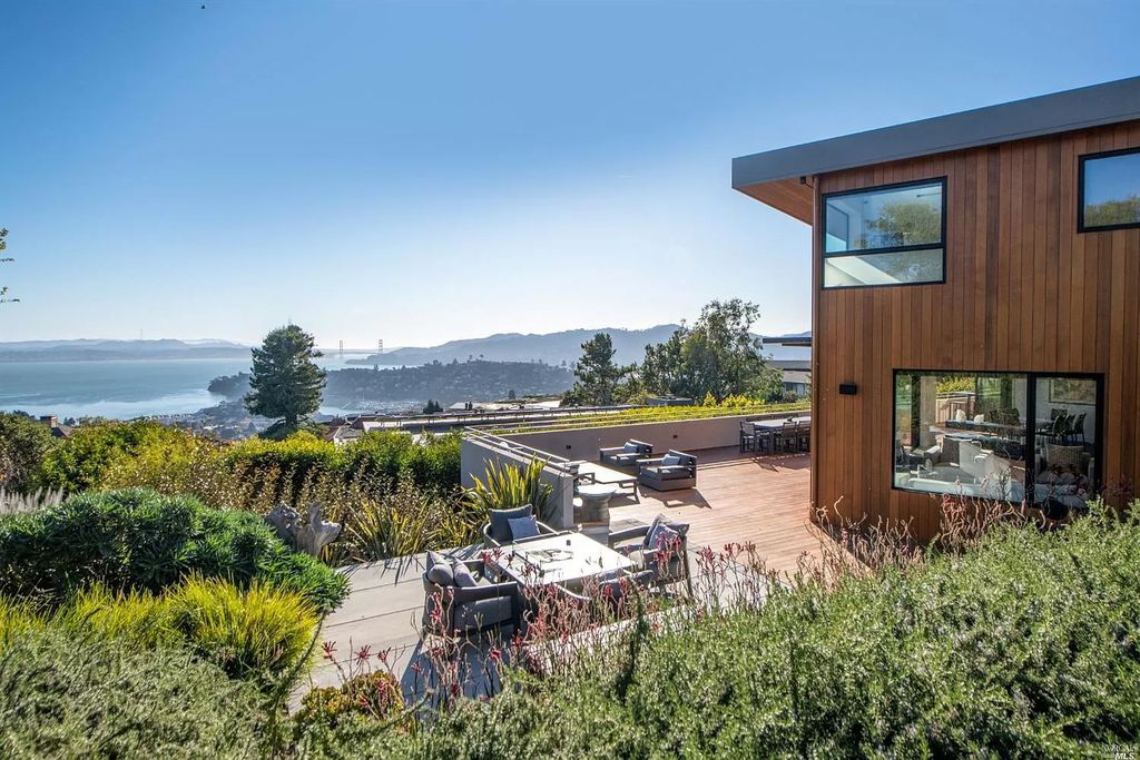 Meticulously-Designed-Tiburon-Home-with-Smart-Technology-for-Sale-at-6499000-18