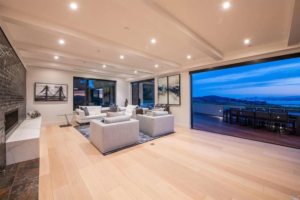 The Tiburon Home is a luxurious residence on one of the most desirable streets with sweeping views now available for sale. This home located at 86 Sugarloaf Dr, Tiburon, California; offering 5 bedrooms and 4 bathrooms with over 4,000 square feet of living spaces.