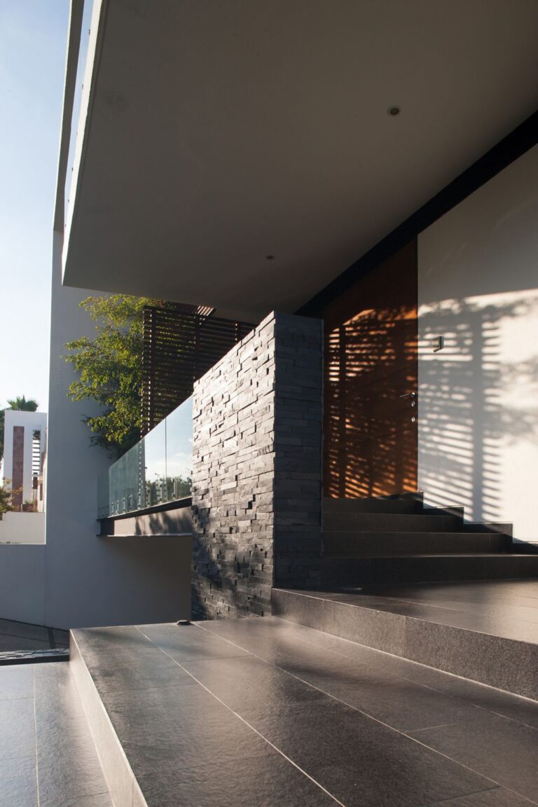 Modern Contemporary Designed GM House in Mexico by GLR Architects