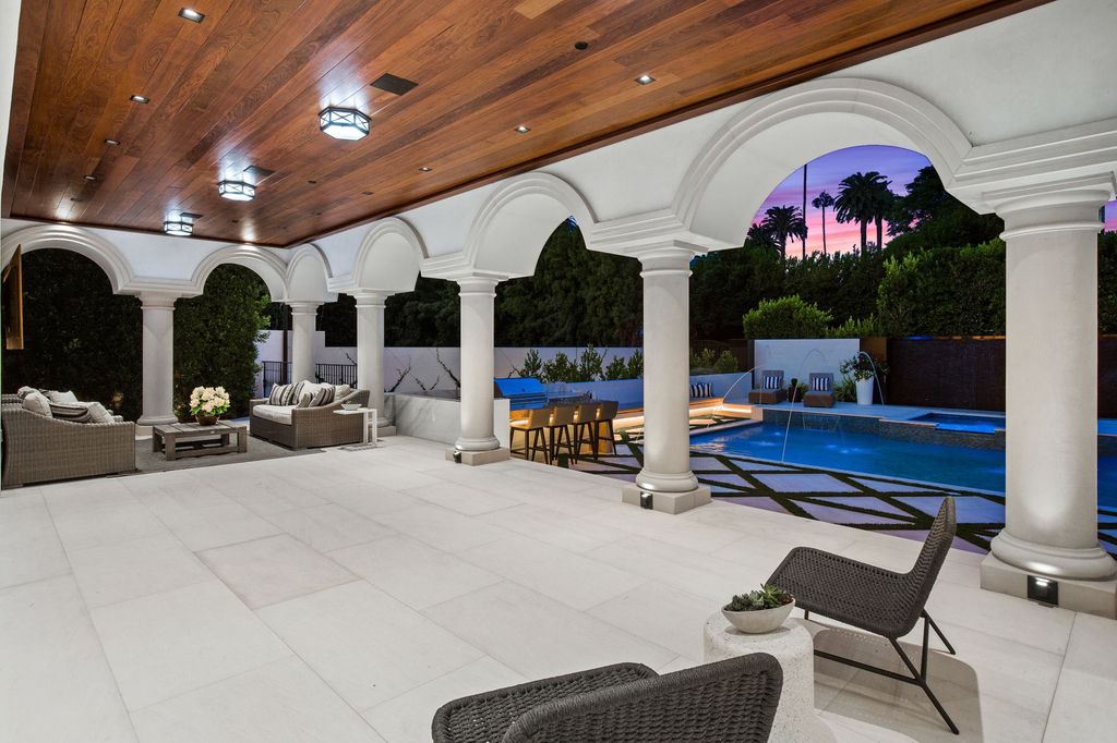 New-European-inspired-Mansion-in-Beverly-Hills-Showcases-Masterful-Craftsmanship-Asking-for-18000000-34