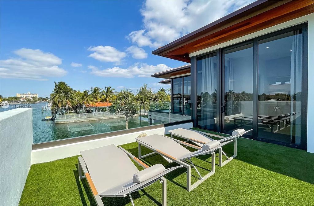 New-Waterfront-Home-in-North-Miami-hits-the-Market-for-8900000-22