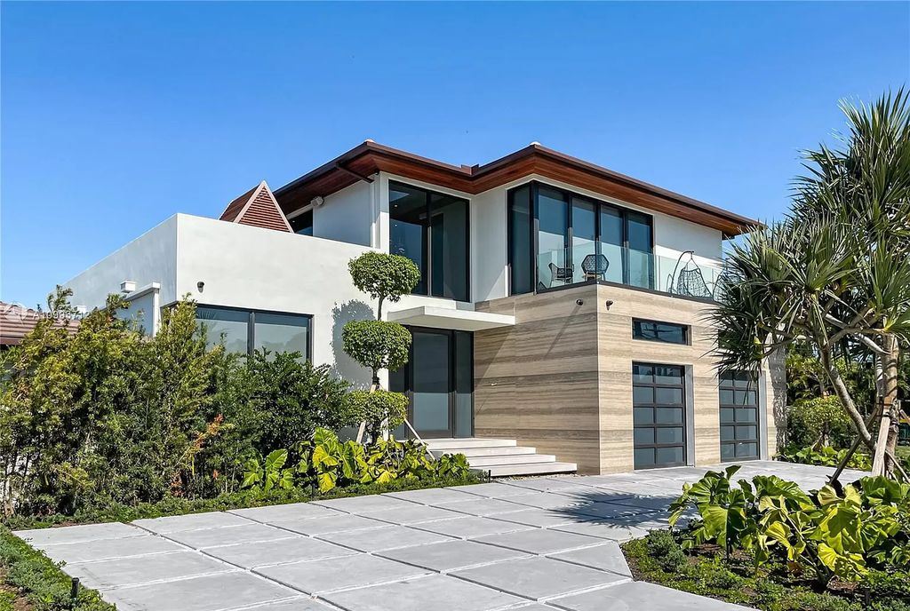 New-Waterfront-Home-in-North-Miami-hits-the-Market-for-8900000-28