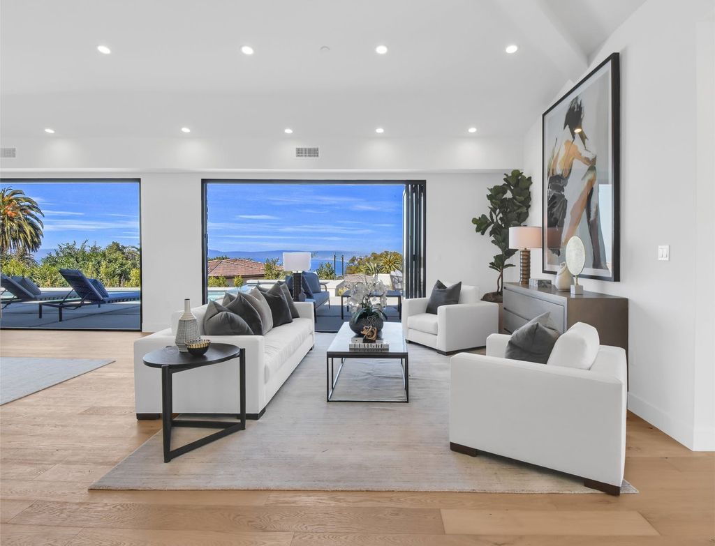 The Home in Palos Verdes is a Brand new home from Esfahani Construction with wonderful views now available for sale. This home located at 905 Via Del Monte, Palos Verdes, California; offering 6 bedrooms and 7 bathrooms with over 6,000 square feet of living spaces.