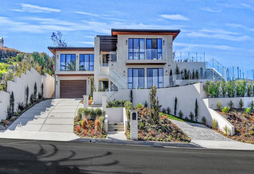 Newly-Constructed-Handsome-Home-in-Palos-Verdes-on-the-Market-for-6998000-2