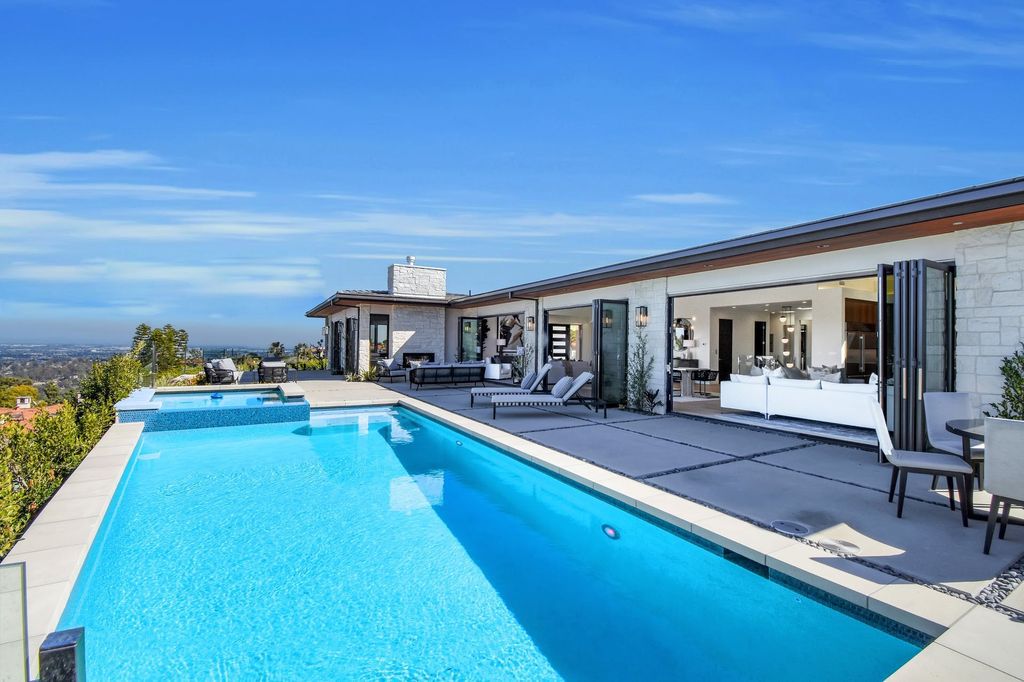 Newly-Constructed-Handsome-Home-in-Palos-Verdes-on-the-Market-for-6998000-26