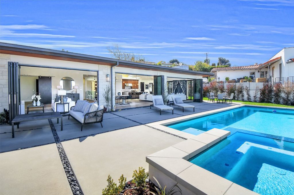 Newly-Constructed-Handsome-Home-in-Palos-Verdes-on-the-Market-for-6998000-27