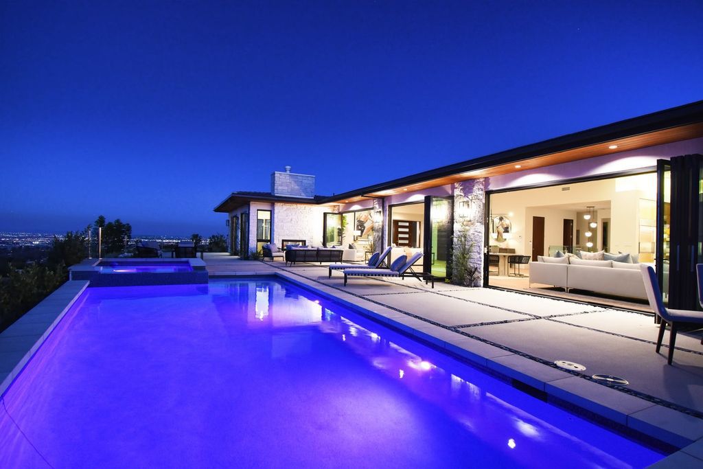 Newly-Constructed-Handsome-Home-in-Palos-Verdes-on-the-Market-for-6998000-4