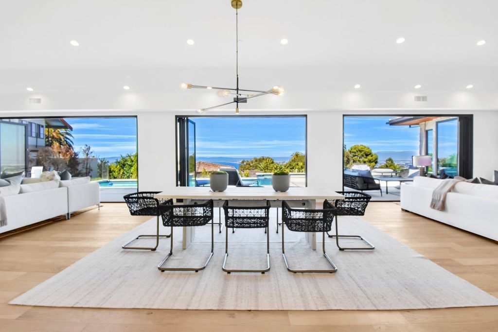 The Home in Palos Verdes is a Brand new home from Esfahani Construction with wonderful views now available for sale. This home located at 905 Via Del Monte, Palos Verdes, California; offering 6 bedrooms and 7 bathrooms with over 6,000 square feet of living spaces.