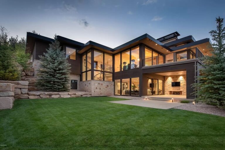 Sophisticated Home in Park City, Utah by Upwall Design Architects