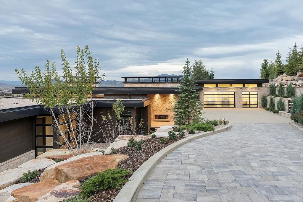 Sophisticated-Home-in-Park-City-Utah-by-Upwall-Design-Architects-22