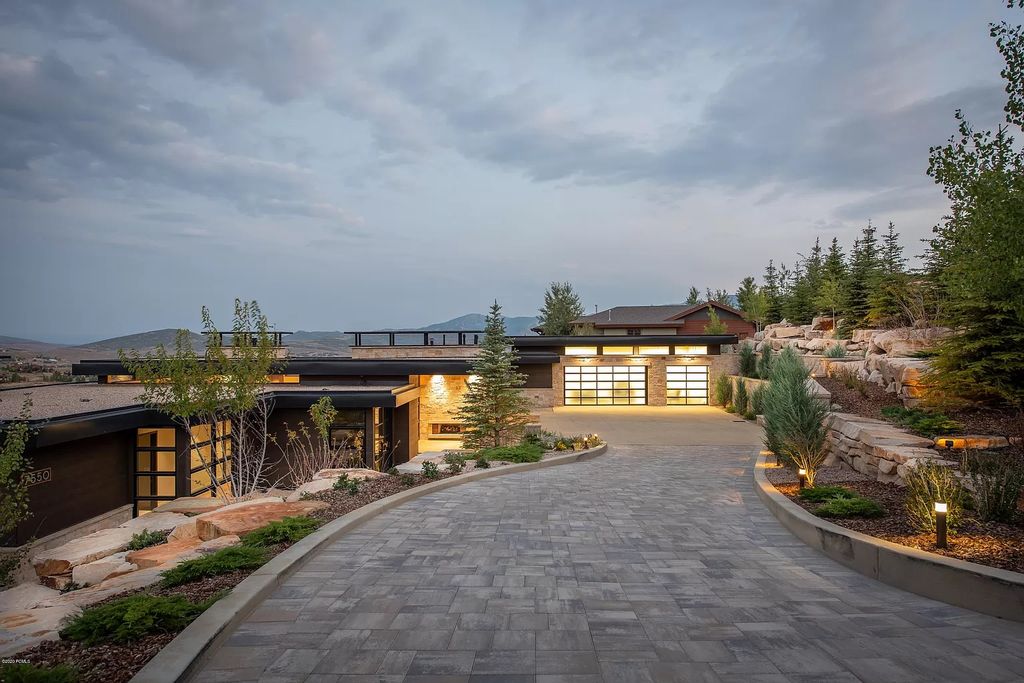 Sophisticated-Home-in-Park-City-Utah-by-Upwall-Design-Architects-9