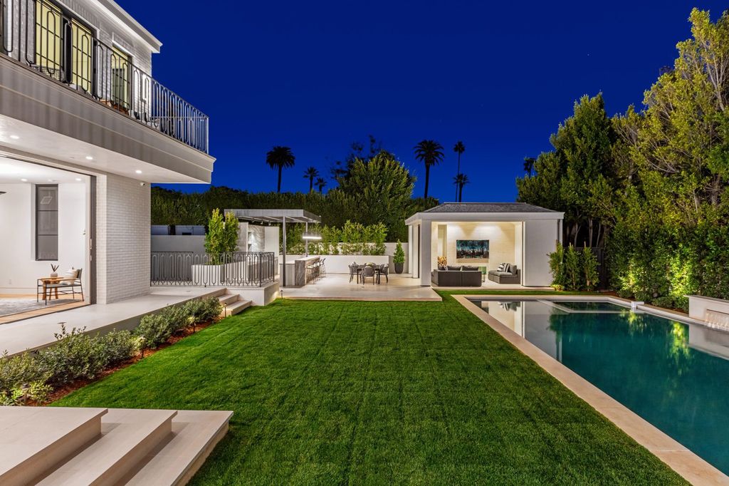 The Ultimate Entertainers Dream Home in Beverly Hills is a brand new Hamptons-inspired modern estate now available for sale. This home located at 632 N Palm Dr, Beverly Hills, California; offering 7 bedrooms and 12 bathrooms with over 13,500 square feet of living spaces.