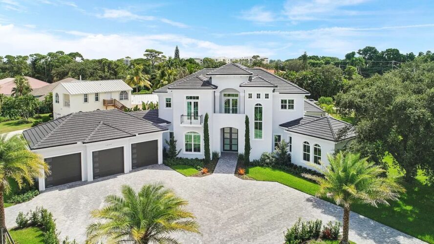 3,500,000 West Palm Beach House Amazes you with Impressive Finishes