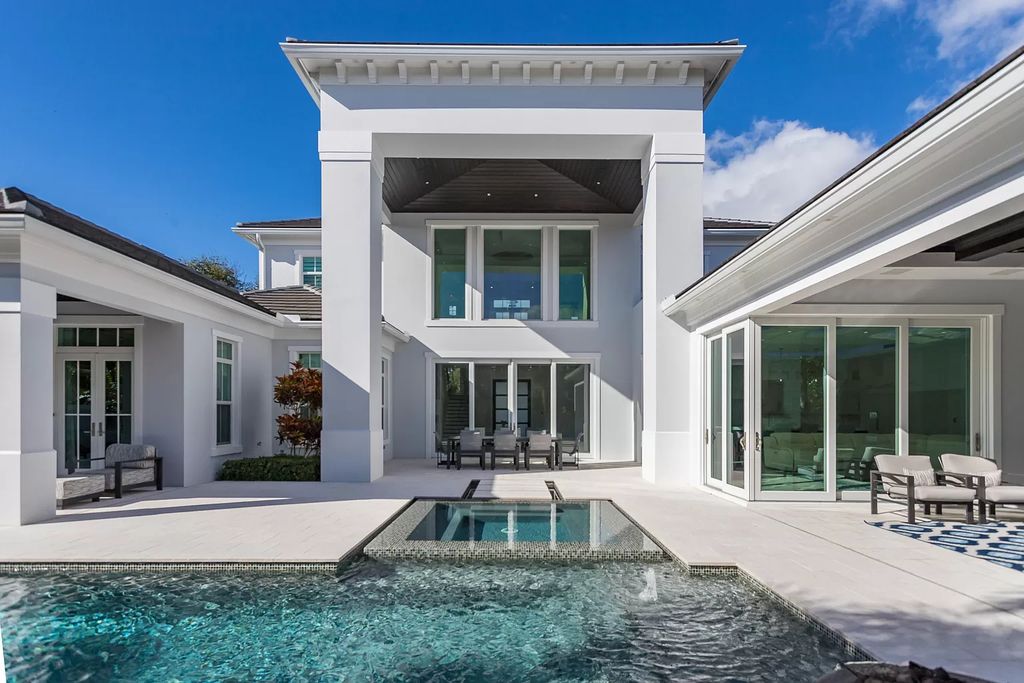 The West Palm Beach House is a luxurious dream home to experience true luxury lifestyle with impressive finishes now available for sale. This home located at 14100 N Miller Dr, West Palm Beach, Florida; offering 5 bedrooms and 8 bathrooms with over 5,100 square feet of living spaces.