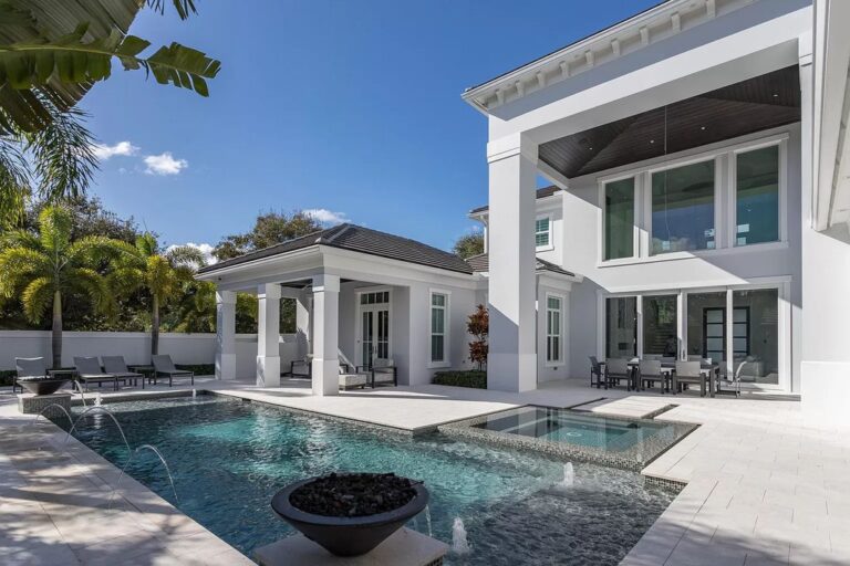 3,500,000 West Palm Beach House Amazes you with Impressive Finishes