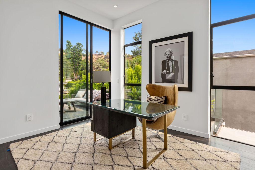 This-3995000-Newly-Constructed-Home-in-Beverly-Hills-is-The-Pinnacle-of-Modern-Design-19