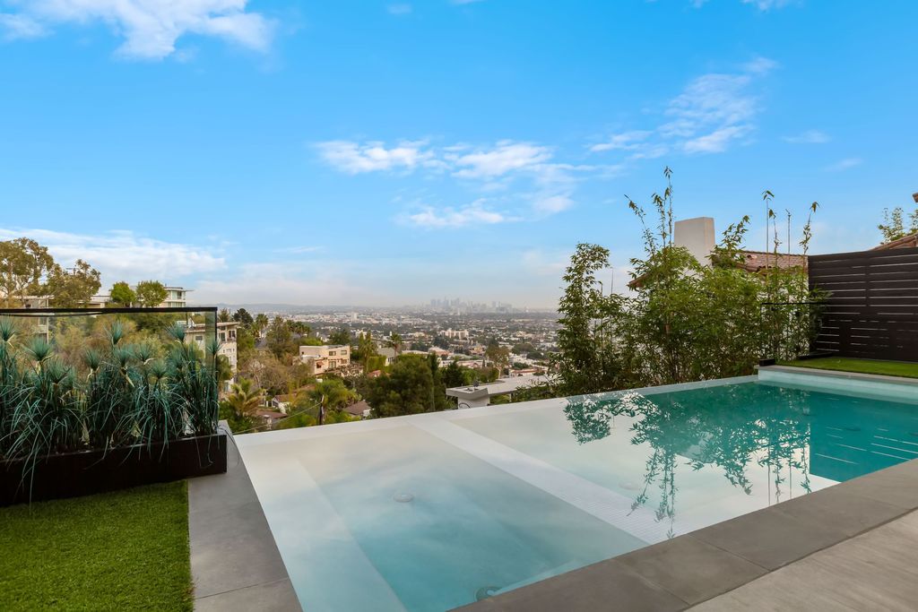 This-6995000-Hollywood-Hills-Home-is-The-Pinnacle-of-Luxury-Living-19