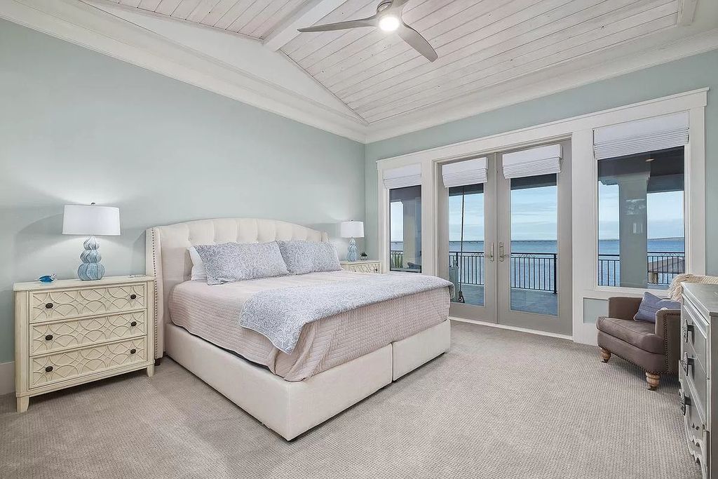 The Florida Retreat is a sprawling bay front home on premier homesites in the prestigious gated enclave of Regatta Bay now available for sale. This home located at 4532 Fairwind Ct, Destin, Florida; offering 4 bedrooms and 6 bathrooms with over 5,700 square feet of living spaces.