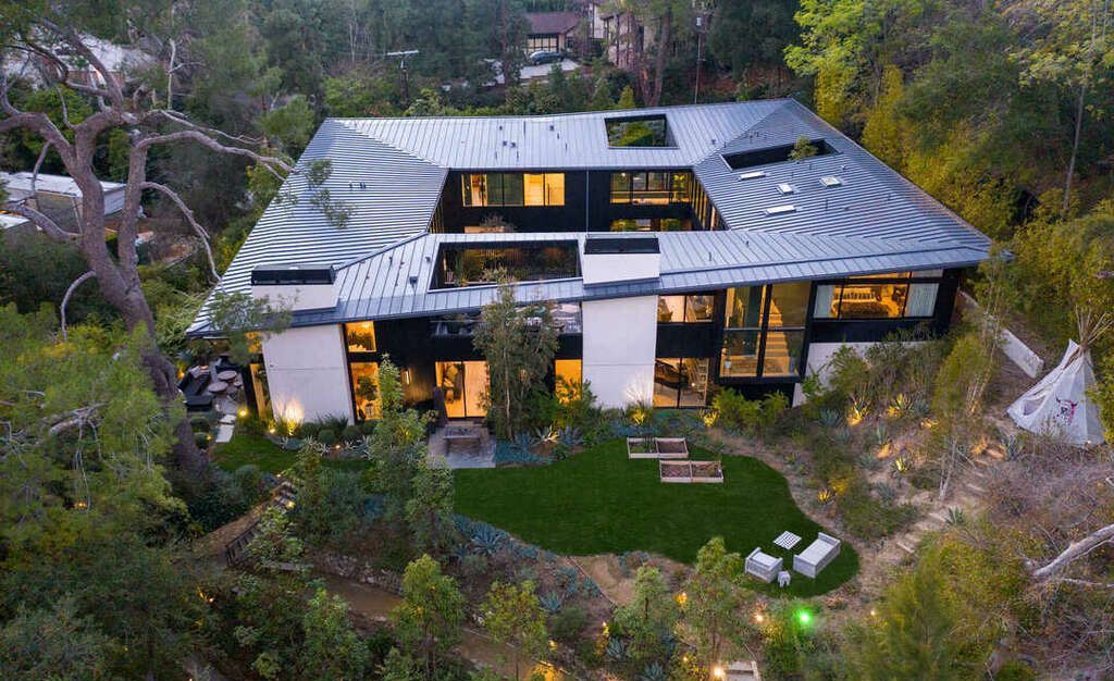 Zen-inspired-Contemporary-Hollywood-Hills-Home-Backs-the-Market-for-14450000-1