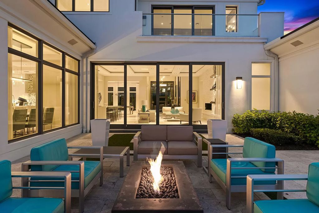5999000-Spectacular-Home-in-Palm-Beach-Gardens-has-Perfectly-Designed-Exterior-Space-10