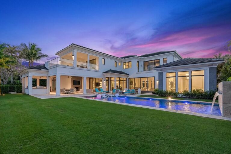 Spectacular Home in Palm Beach Gardens has Perfectly Designed Exterior ...