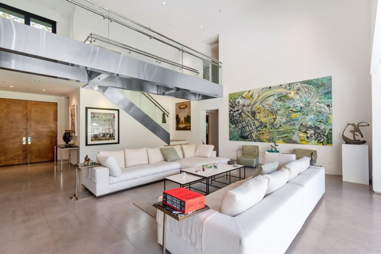 Asking Price $9,400,000 for A Beautifully Appointed Home in Los Angeles